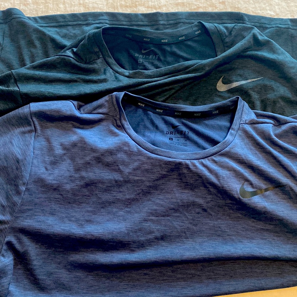 Nike Dri-Fit workout tees sized XL (2)